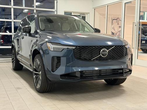 2026 Volvo XC90 Plug-In Hybrid T8 Ultra Dark Theme 7-Seater