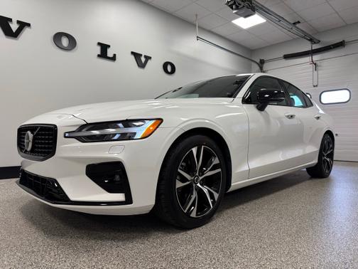 2025 Volvo S60 B5 FWD Core