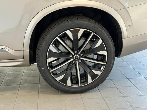 2026 Volvo XC90 B5 Plus 7-Seater