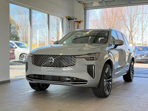 Vapour Grey Metallic 2026 Volvo XC90 Plus, B6 AWD Gas (mild hybrid), Gasoline, Bright, 7 Seats