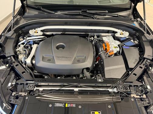 2026 Volvo XC60 Plug-In Hybrid T8 Polestar Engineered