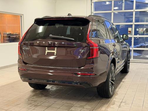 2026 Volvo XC90 B6 AWD Ultra Dark Theme 7-Seater