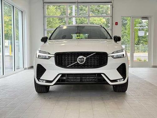 2025 Volvo XC60 Plus