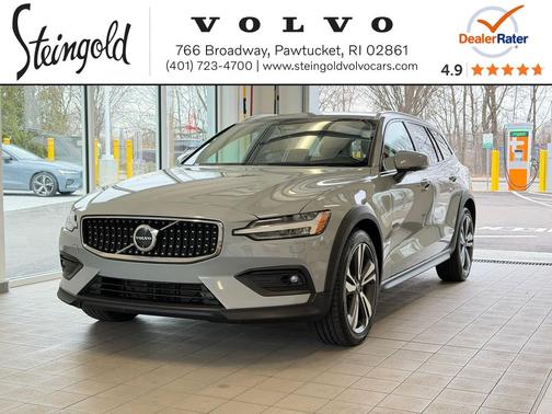 Vapour Grey 2025 Volvo V60 Cross Country Plus, B5 AWD Gas (mild hybrid)