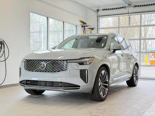 Vapour Grey 2026 Volvo XC90 Plus, B6 AWD Gas (mild hybrid), Gasoline, Bright, 7 Seats