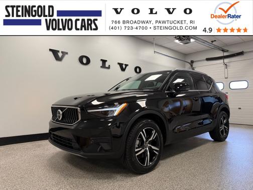2025 Volvo XC40 B5 AWD Core Bright Theme