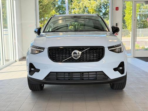 Cloud Blue 2026 Volvo XC40 B5 Ultra