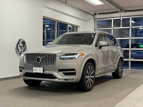 2025 Volvo XC90 Core