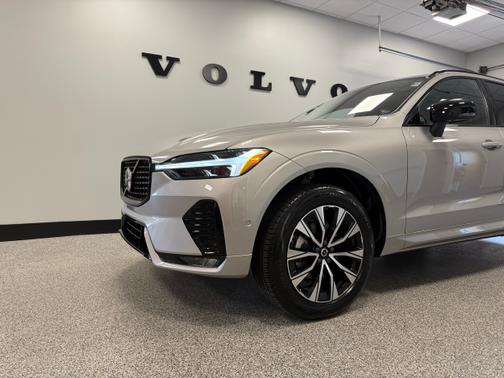 2025 Volvo XC60 B5 AWD Plus