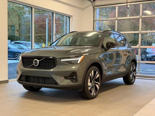 2026 Volvo XC40 B5 Ultra