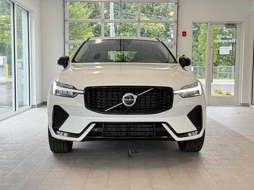 2025 Volvo XC60 Plus