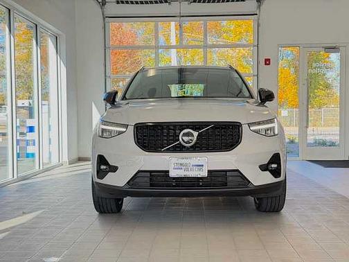 2023 Volvo XC40 Plus