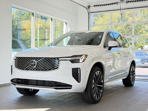 2026 Volvo XC90 B6 Plus 7-Seater