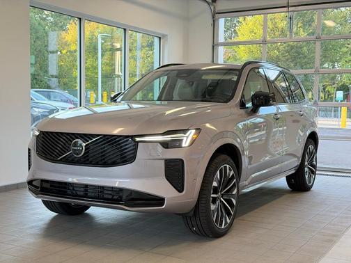 2026 Volvo XC90 B6 AWD Ultra Dark Theme 7-Seater