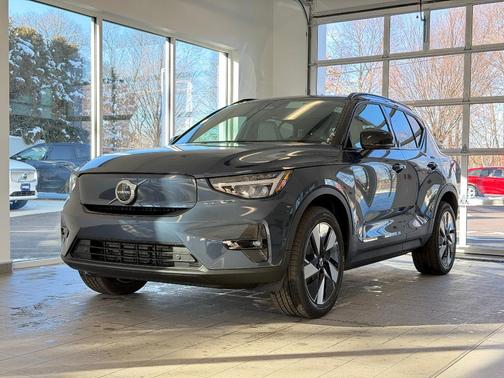 2026 Volvo EX40 Twin Motor Plus