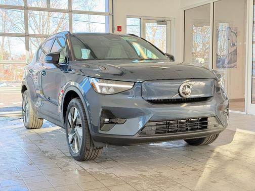 2026 Volvo EX40 Twin Motor Plus