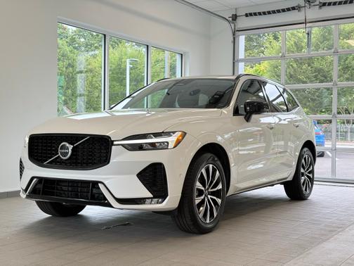 2025 Volvo XC60 B5 AWD Plus