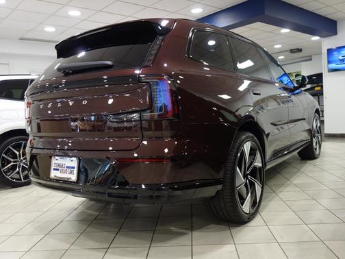 2025 Volvo EX90 Twin Motor Performance Ultra 6-Seater