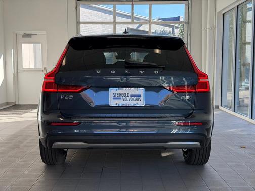 2026 Volvo V60 Cross Country B5 Ultra