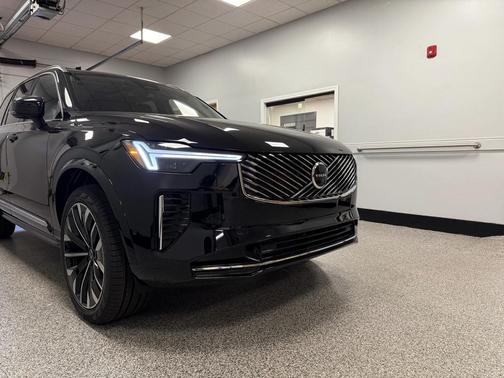 Onyx Black Metallic 2026 Volvo XC90 Plus, B6 AWD Gas (mild hybrid), Gasoline, Bright, 7 Seats