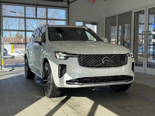 2026 Volvo XC90 B6 Plus 7-Seater