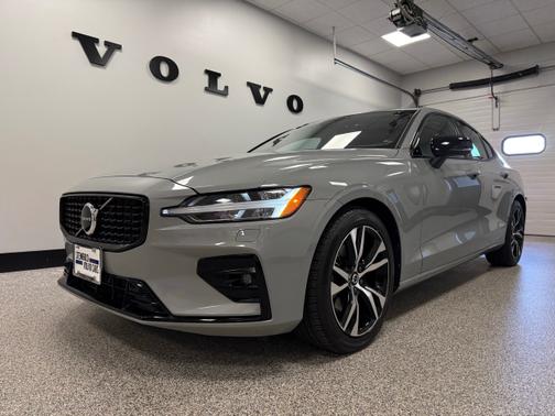 2025 Volvo S60 B5 FWD Core