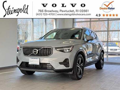 2025 Volvo XC40 Core