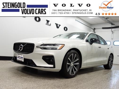 2022 Volvo S60 B5 FWD Momentum
