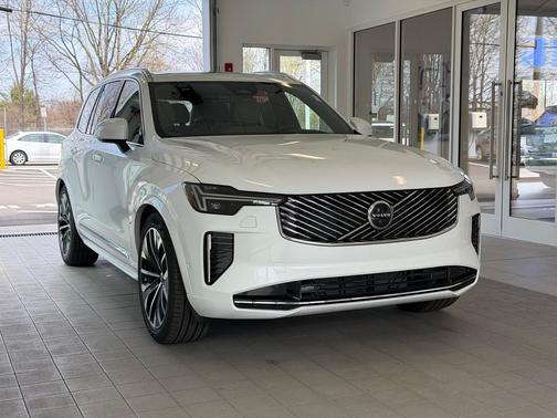 Crystal White Pearl 2026 Volvo XC90 Plus, B6 AWD Gas (mild hybrid), Gasoline, Bright, 6 Seats