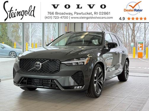 Forest Green 2026 Volvo XC60 B5 Ultra