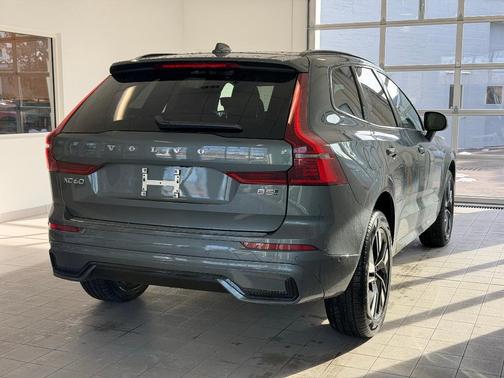2026 Volvo XC60 B5 Plus