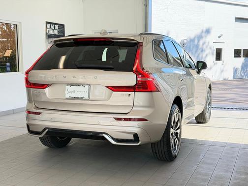 Bright Dusk 2025 Volvo XC60 B5 Core