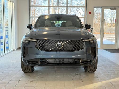 2026 Volvo XC90 B6 AWD Ultra Dark Theme 6-Seater