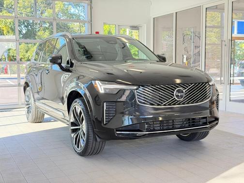 2025 Volvo XC90 B6 Ultra