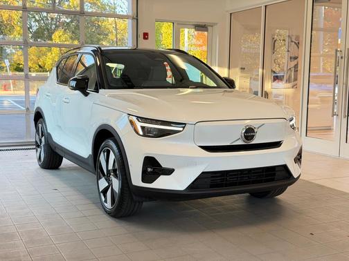 2026 Volvo EX40 Single Motor Extended Range Plus