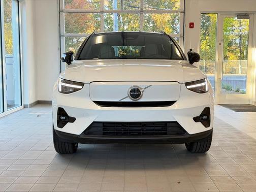 2026 Volvo EX40 Single Motor Extended Range Plus