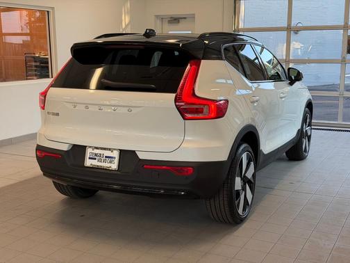 2026 Volvo EX40 Single Motor Extended Range Plus