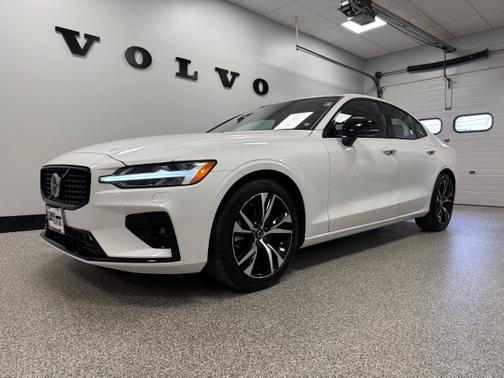 2025 Volvo S60 B5 AWD Core