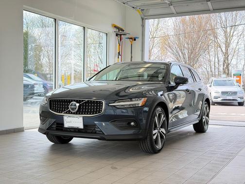 Denim Blue 2025 Volvo V60 Cross Country Plus, B5 AWD Gas (mild hybrid)