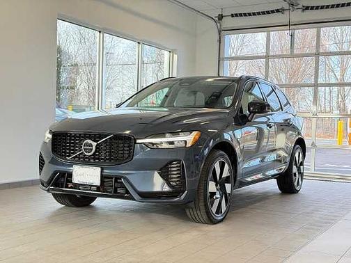 2024 Volvo XC60 T8 AWD Ultimate Dark