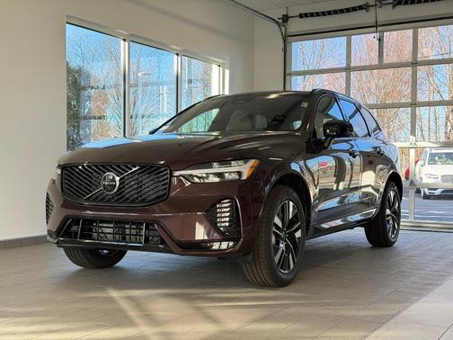 2026 Volvo XC60 B5 Plus