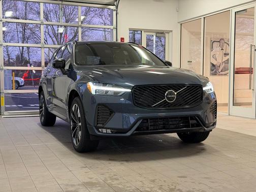 2026 Volvo XC60 B5 Plus