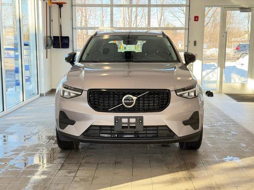 2026 Volvo XC40 B5 Core