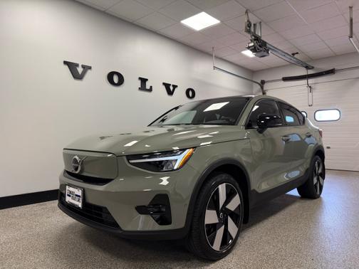 2024 Volvo C40 Recharge Pure Electric Twin Plus