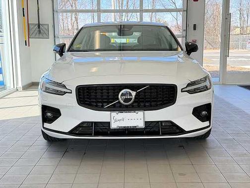 Crystal White 2025 Volvo S60 Core
