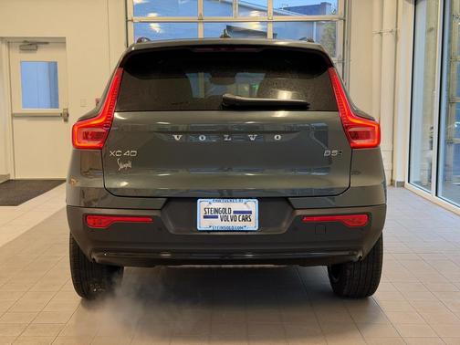Forest Lake 2026 Volvo XC40 B5 Ultra