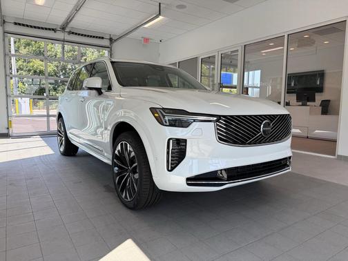 Crystal White Pearl 2026 Volvo XC90 Ultra, B6 AWD Gas (mild hybrid), Gasoline, Bright, 7 Seats
