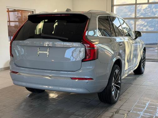 2026 Volvo XC90 B6 Ultra 7-Seater