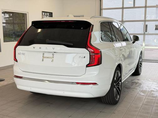 Crystal White Pearl 2026 Volvo XC90 Ultra, B6 AWD Gas (mild hybrid), Gasoline, Bright, 7 Seats