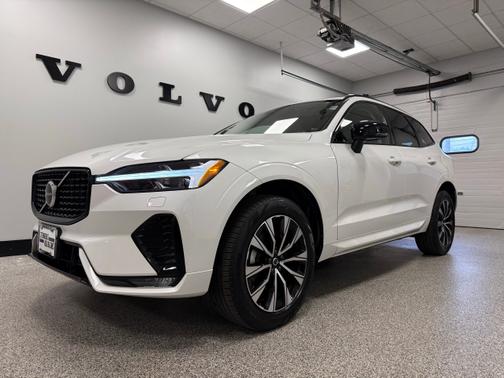 2024 Volvo XC60 B5 AWD Core Dark